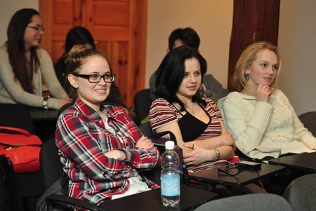 "Весняне рандеву". Капела бандуристок "Галичанка" зірвала овації своїми веселими піснями